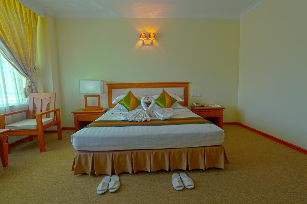 Apex Hotel Naypyidaw Buitenkant foto