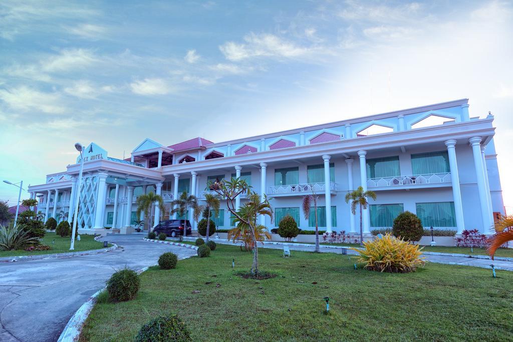 Apex Hotel Naypyidaw Buitenkant foto