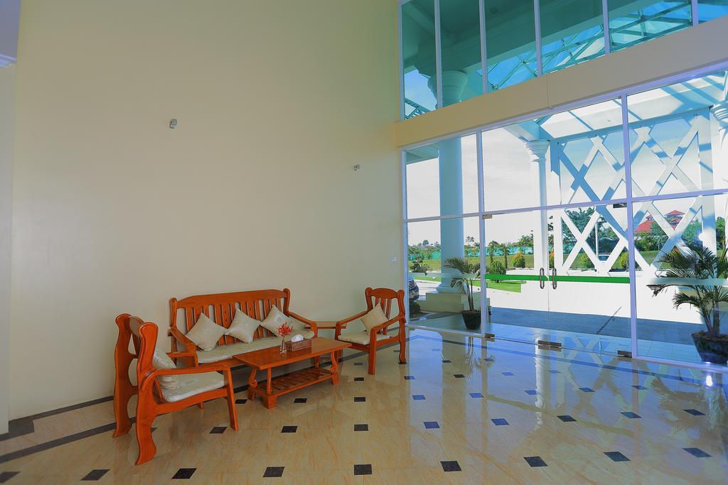 Apex Hotel Naypyidaw Buitenkant foto