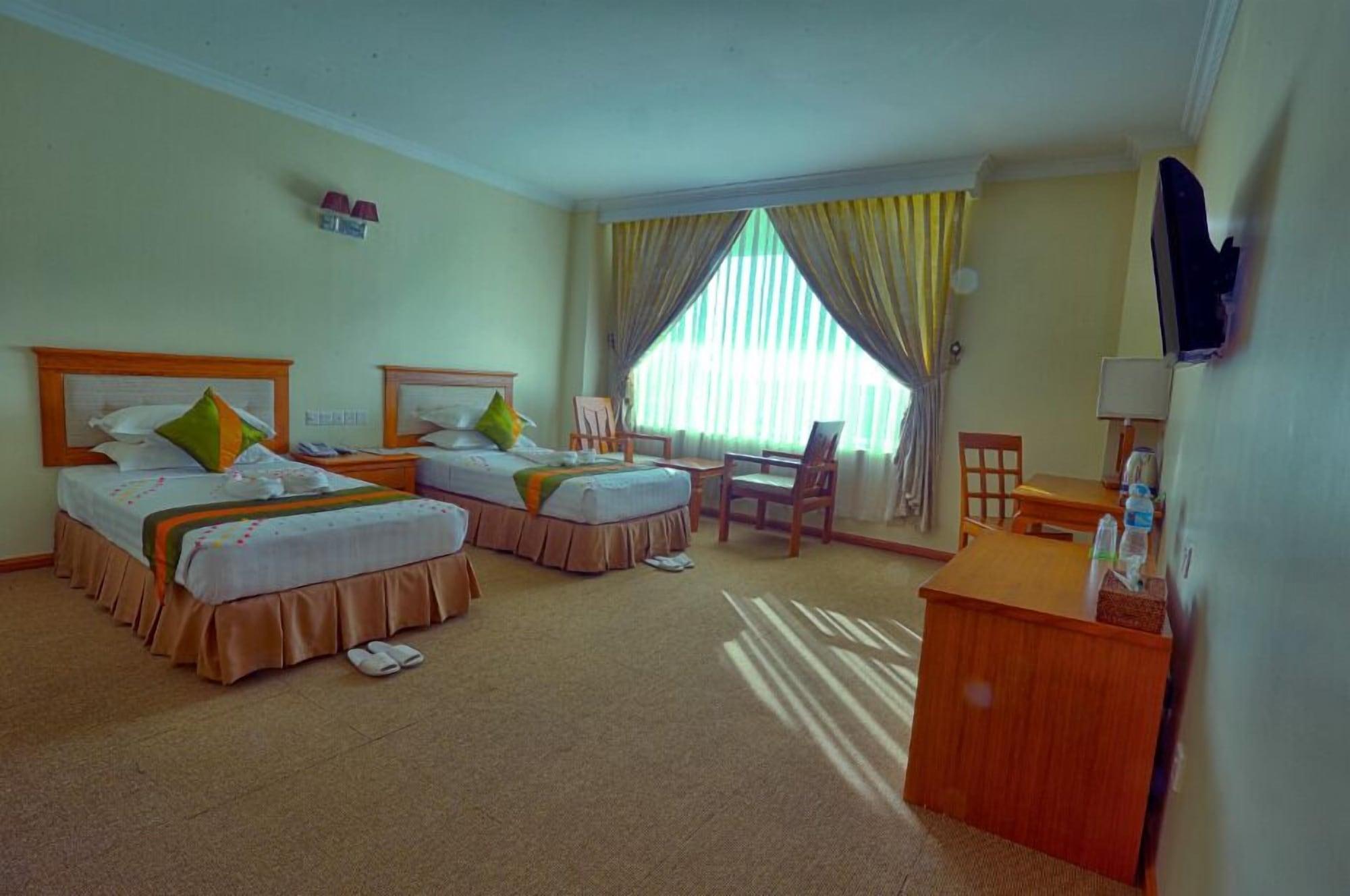 Apex Hotel Naypyidaw Buitenkant foto