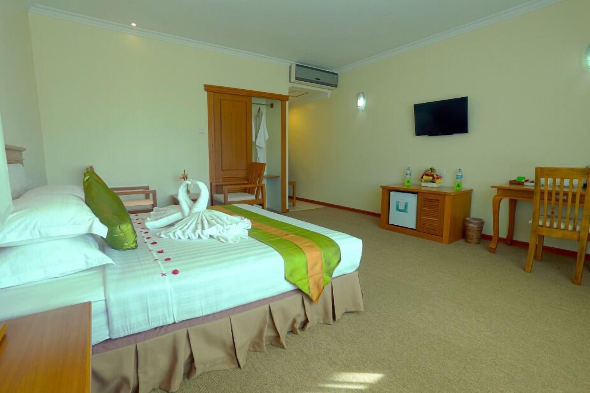 Apex Hotel Naypyidaw Buitenkant foto