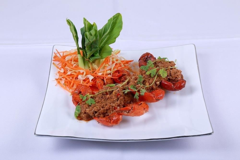 Apex Hotel Naypyidaw Buitenkant foto