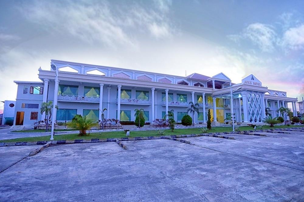 Apex Hotel Naypyidaw Buitenkant foto