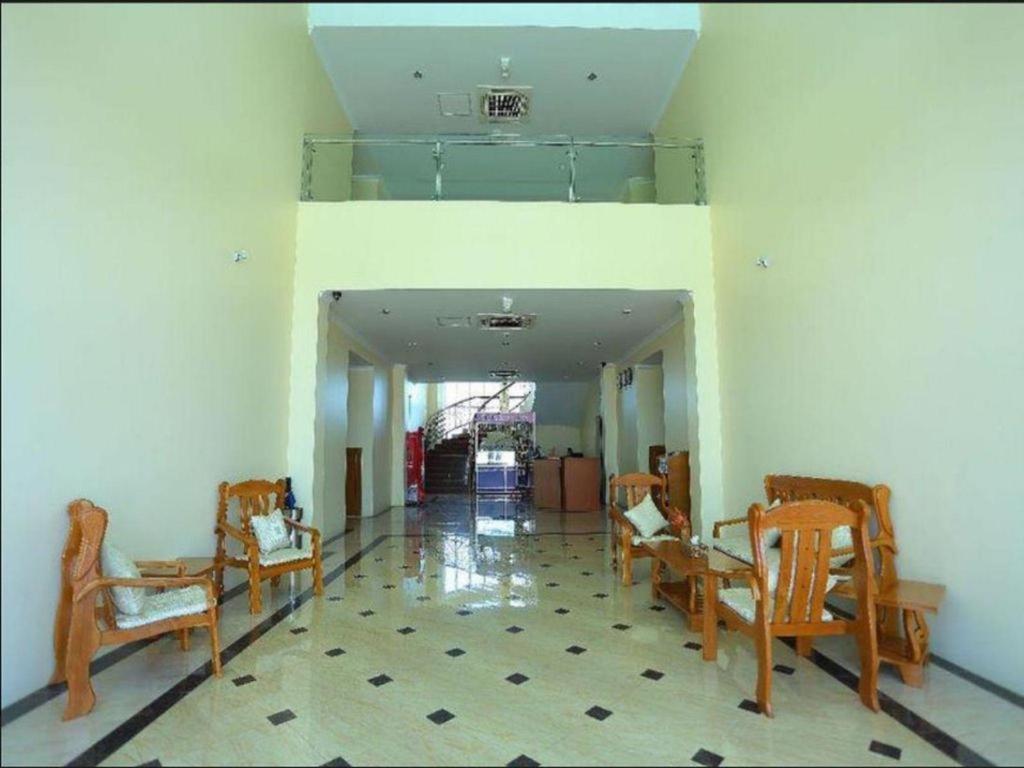 Apex Hotel Naypyidaw Buitenkant foto